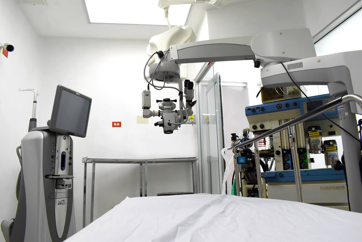 quirofano-4-centro-oftalmologico-noreste-reynosa