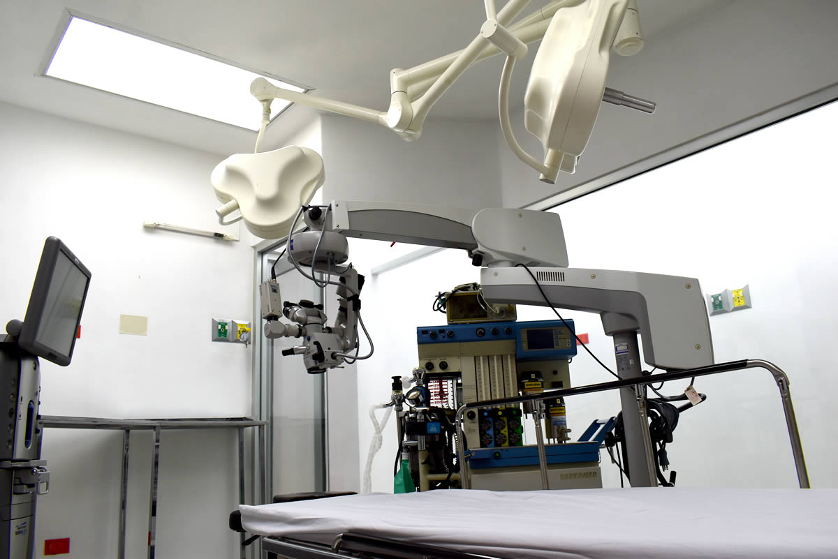 quirofano-6-centro-oftalmologico-noreste-reynosa